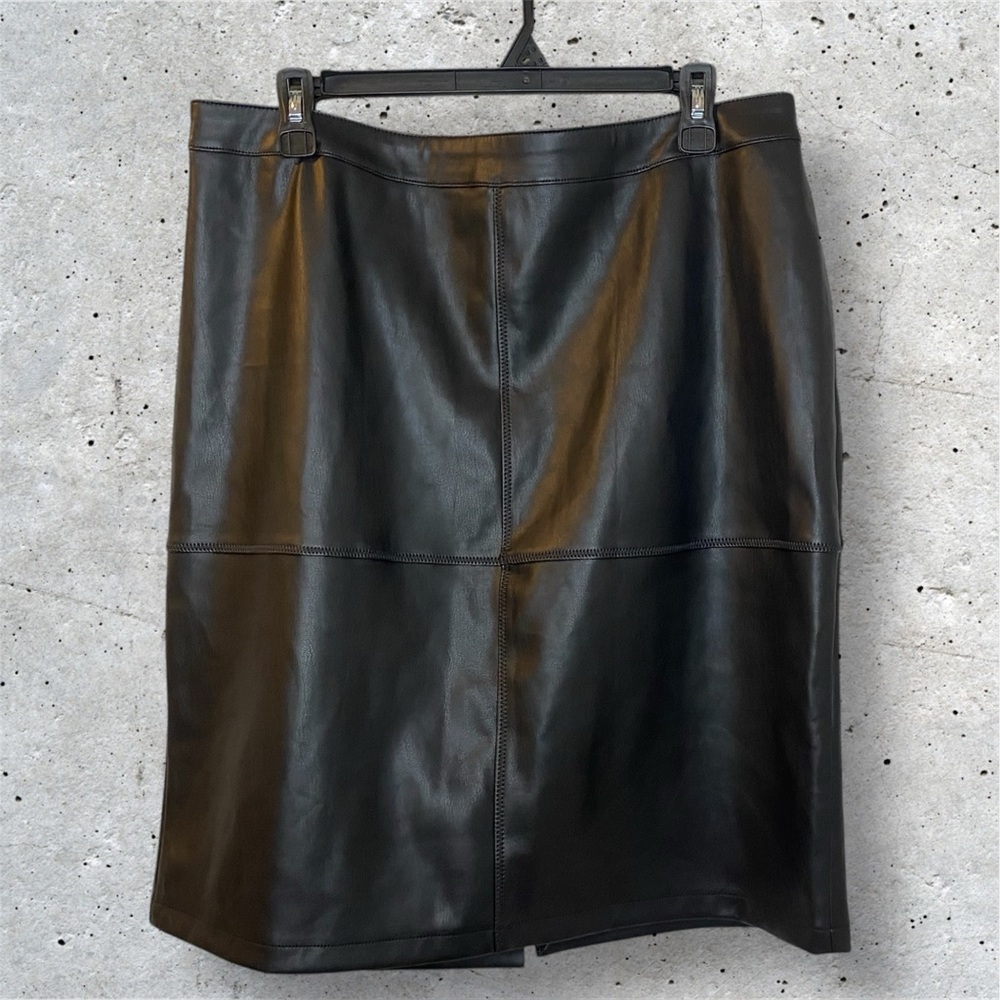NWT FAHSYEE SOPHISTICATED BLACK FAUX LEATHER MIDI SKIRT XXL